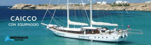 Caicco con equipaggio